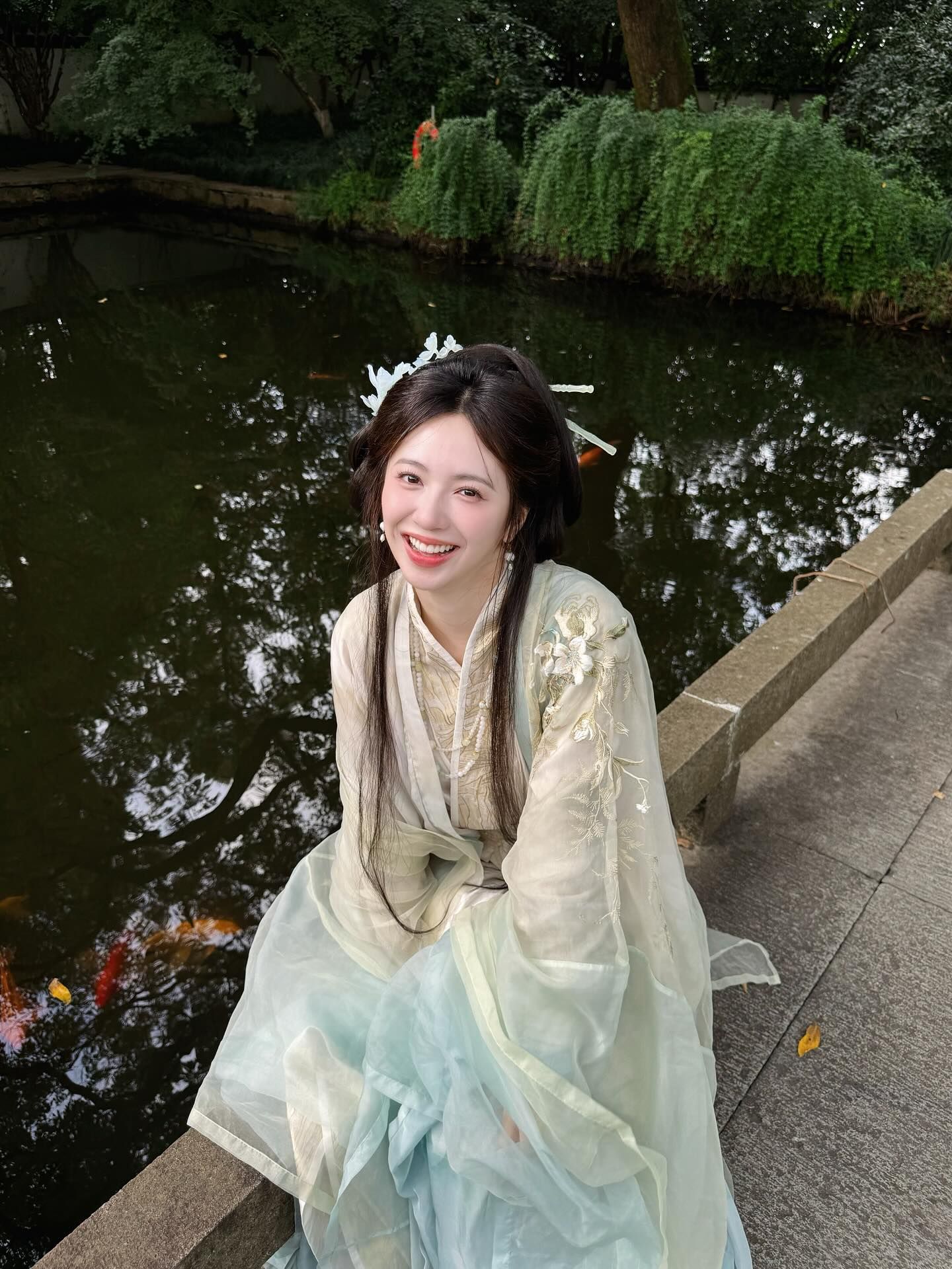 40cf4ce1040ed841424a1f5ed6128514_373934.jpg